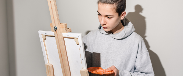 teens painting on canvas